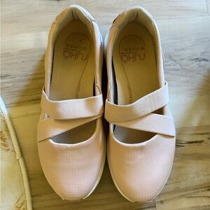 Ryka Women's Peach Flats